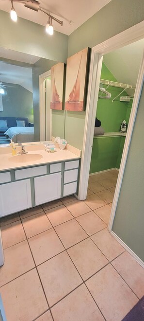 Townhome, 3 Bedrooms | Bathroom | Towels, shampoo - Private Townhome w/ private pool 1 block to beach 3 Bedroom Home by RedAwning (South Padre Island)