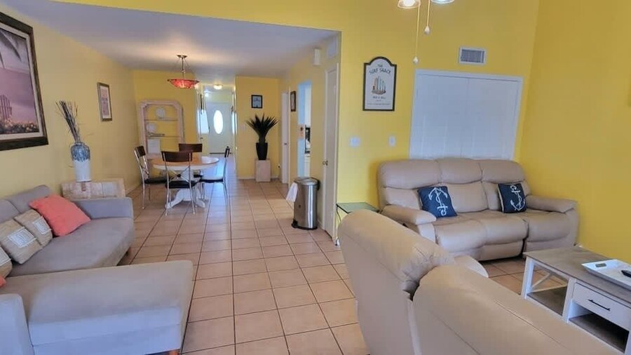 Private Townhome w/ private pool 1 block to beach 3 Bedroom Home by RedAwning