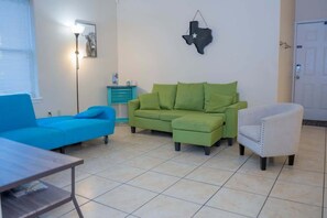 Apartment, 2 Bedrooms | Living area