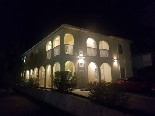 Pool Walk to Beach Sleeps Tons #C 2 Bedroom Condo by RedAwning