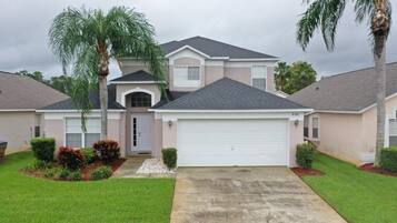 House, 5 Bedrooms | Exterior