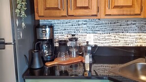 Fridge, microwave, oven, stovetop - Burke Trailside Condo with King & Full Beds (East Burke)