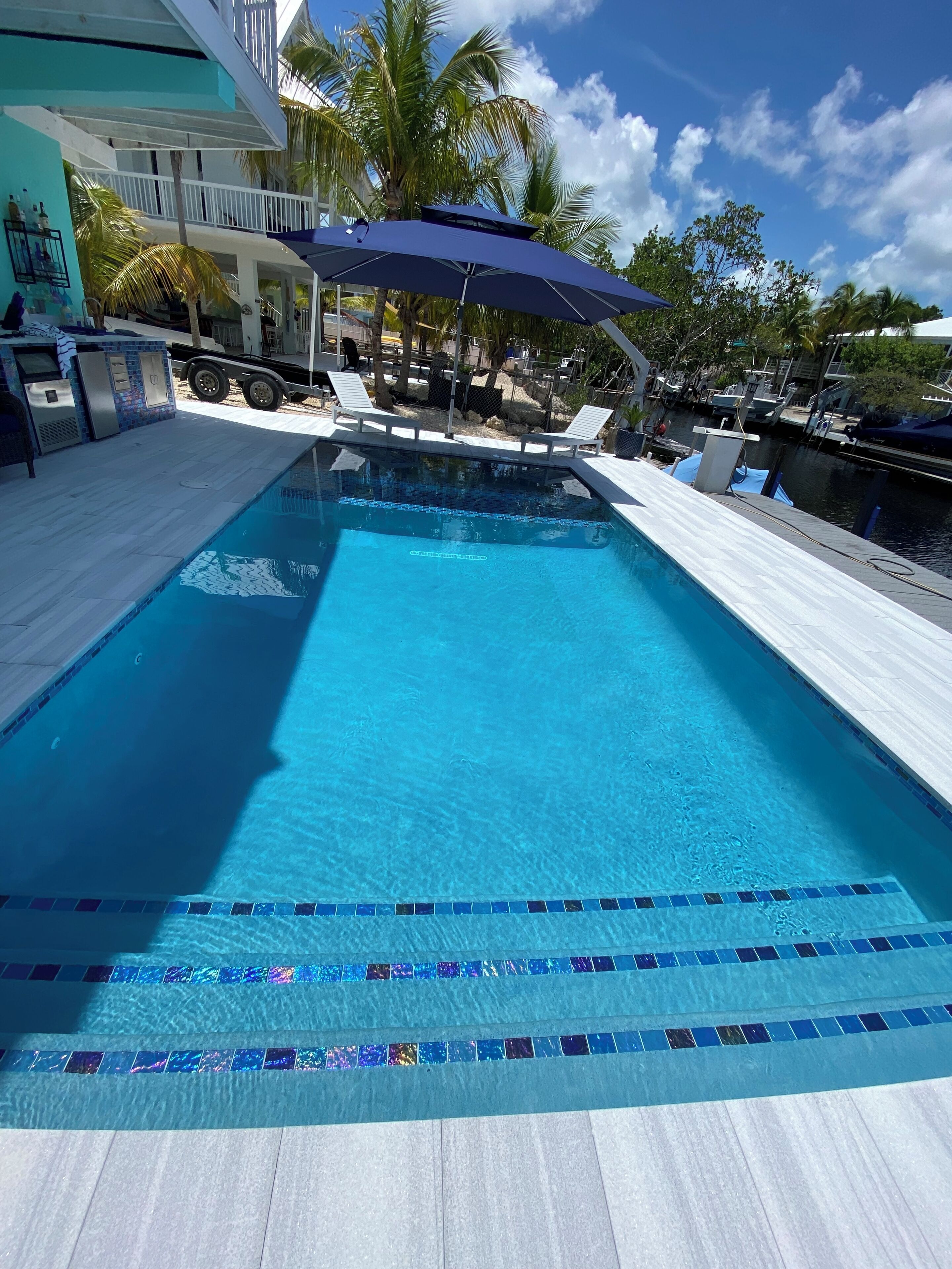 حمّام سباحة خارجي