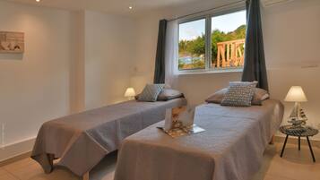 6 habitaciones, escritorio, tabla de planchar con plancha y wifi gratis