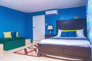 2 bedrooms, desk, iron/ironing board, travel crib - 2 Queen Suites Fully Secure Community Fullly AC (Spanish Town)