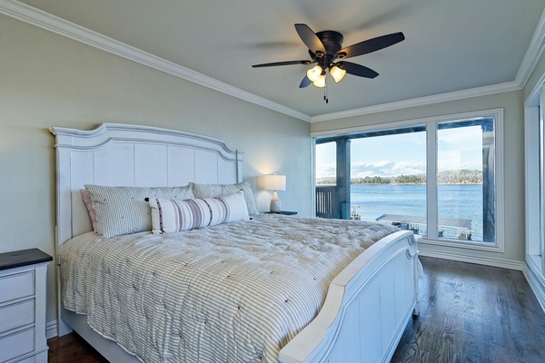 4 slaapkamers, een strijkplank/strijkijzer, gratis wifi, beddengoed