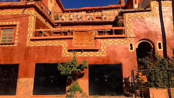 Room, 6 Bedrooms, Accessible, Smoking | Front of property