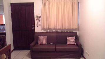 Room, 1 Bedroom, Accessible, Smoking | Ruang tamu