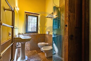 Villa, 4 chambres, fumeurs, piscine privée | Salle de bain