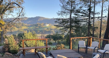 Sonoma Wine Country Retreat: Scenic, tranquil, bucolic, Hot Tub