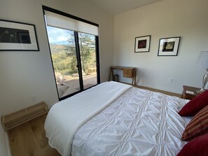 3 bedrooms, iron/ironing board, travel crib, free WiFi