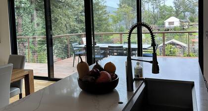 Sonoma Wine Country Retreat: Scenic, tranquil, bucolic, Hot Tub