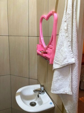 Estudio, 1 habitación, balcón, vista al jardín | Baño