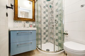 Bathroom shower - Antica Dimora al Colosseo (Rome)