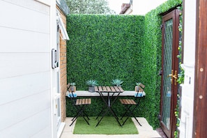 Apartment, 1 Bedroom, Hot Tub | Property grounds