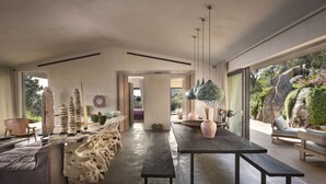 Unclassified image, 4 of 20, button - Villa in Porto Rafael, Design, Infinity Pool, Panoramic Sea View, Privacy (Palau)