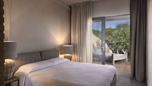 Unclassified image, 3 of 20, button - Villa in Porto Rafael, Design, Infinity Pool, Panoramic Sea View, Privacy (Palau)