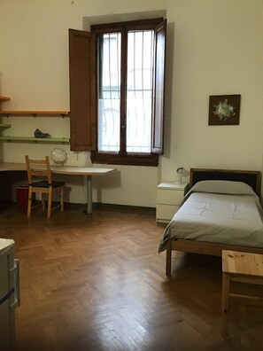 1 Schlafzimmer, Schreibtisch, WLAN