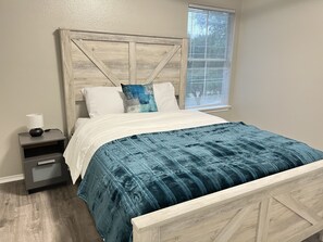 4 bedrooms - Entire Residential House, Nw Austin Lake Traviskalahari (Leander)