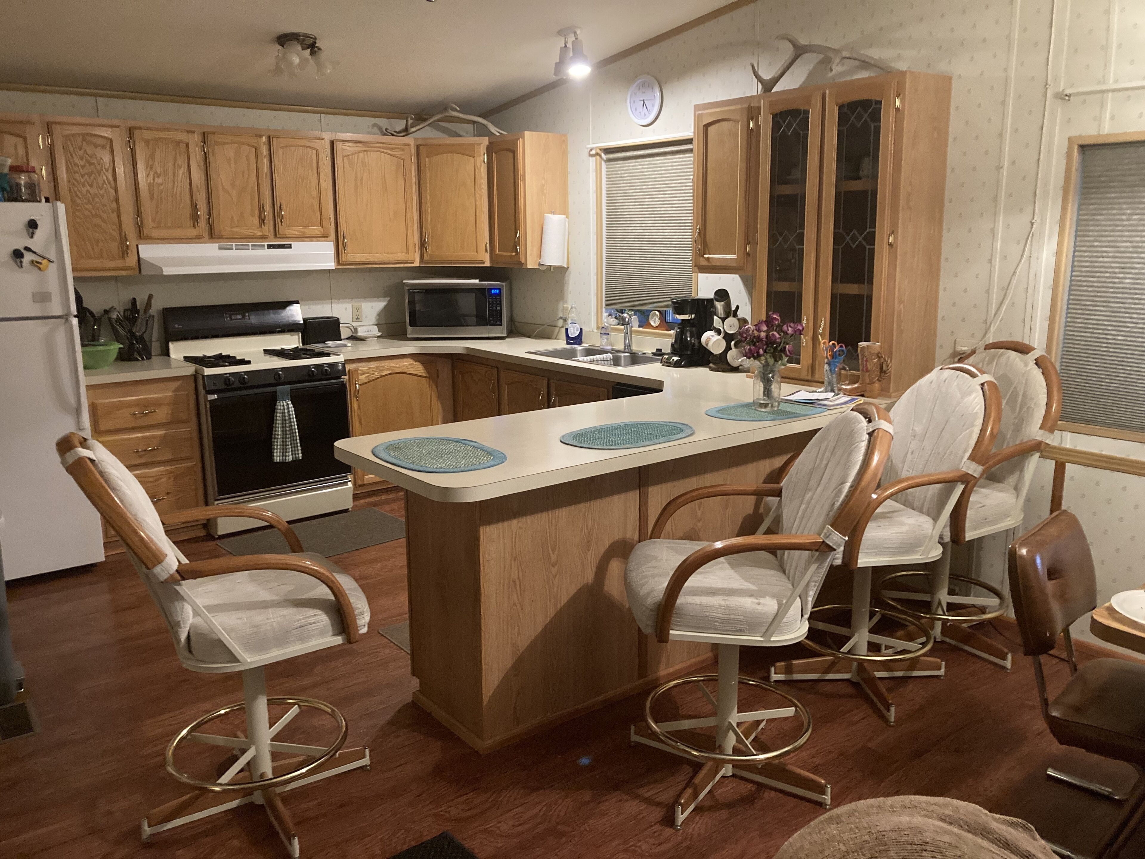 Refrigerador, microondas, horno y parrilla de estufa 