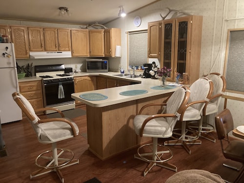 Great town house located in beautiful Halfway Oregon.  Gateway to Hells Canyon!