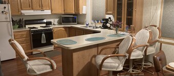 Great town house located in beautiful Halfway Oregon.  Gateway to Hells Canyon!