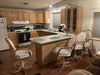 Great town house located in beautiful Halfway Oregon.  Gateway to Hells Canyon!