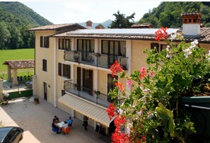 Exterior - Very Big Room in Agriturismo Rocca Dei Marchesi (Sabbio Chiese)