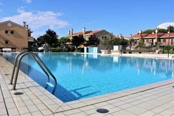Apartment, 2 Schlafzimmer, Terrasse, Poolblick | Pool | Außenpool