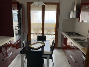 Căn hộ, 2 phòng ngủ, phù hợp cho người khuyết tật, ban công | Bếp riêng