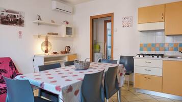 Apartemen, 3 kamar tidur | Ruang makan