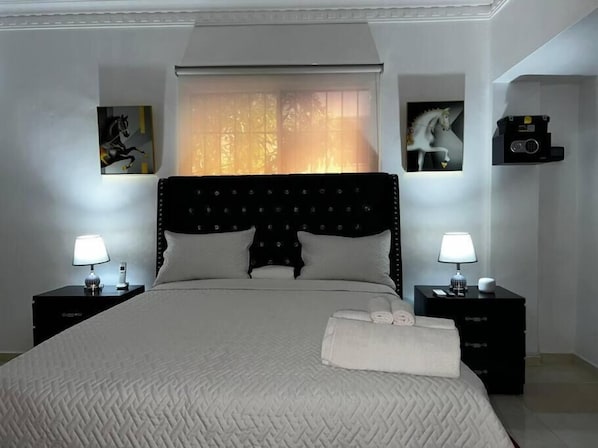 Apartment, 1 Bedroom, Patio, City View