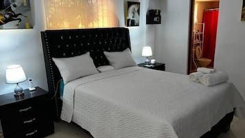 Apartment, 1 Bedroom, Patio, City View | 1 bedroom, bed sheets