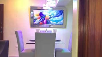 Apartment, 1 Bedroom, Patio, City View | Room amenity