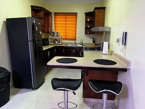 Apartment, 1 Bedroom, Patio, City View | Bahagian dalam