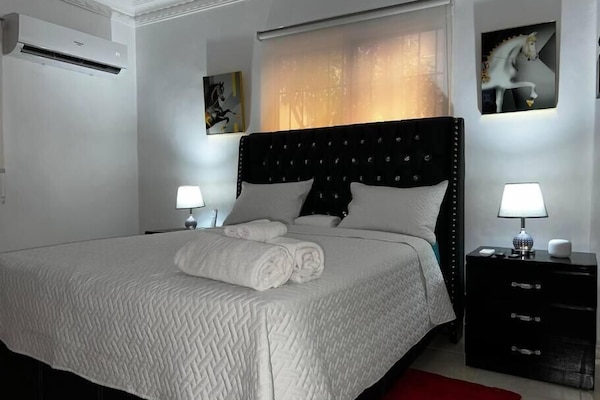 Apartment, 1 Bedroom, Patio, City View | 1 bedroom, bed sheets