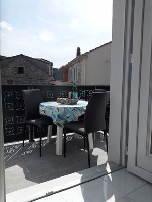 Huis, 2 slaapkamers, roken, balkon | Balkon