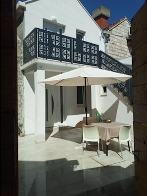 Huis, 2 slaapkamers, roken, balkon | Ingang accommodatie