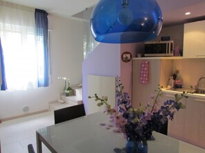 Apartment, 1 Schlafzimmer, Balkon, Stadtblick | Esszimmer