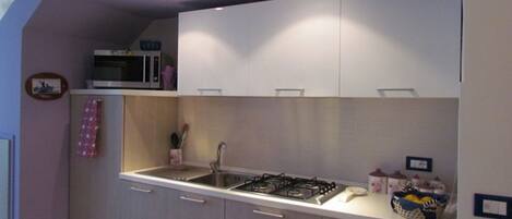 Apartment, 1 Bedroom, Balcony, City View | Interior