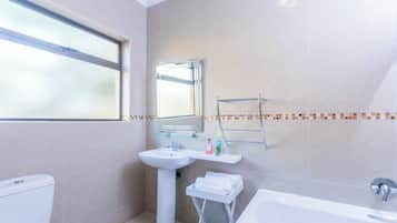 Habitación, 1 habitación, para fumadores, balcón | Baño | Regadera