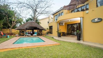 Chambre, 1 chambre, fumeur, balcon | Piscine