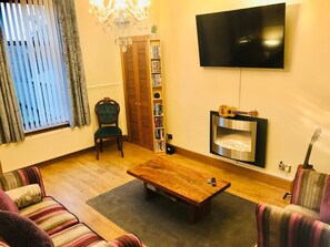 Books - Station View Lodge - Near Balbirnie House Markinch (Glenrothes)