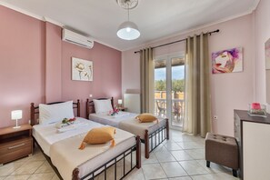 Huvila, 2 makuuhuonetta, tupakointi sallittu, yksityinen uima-allas | 3 makuuhuonetta, vuodevaatteet