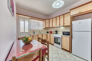 Huvila, 2 makuuhuonetta, tupakointi sallittu, yksityinen uima-allas | Sisätilat