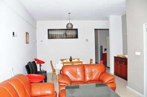 Apartamento, 3 quartos, acessível, para fumantes | Sala de estar