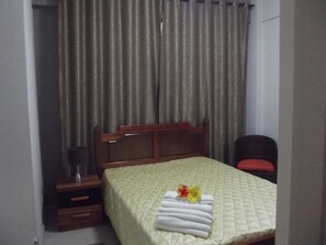 Apartment, 3 Bedrooms, Accessible, Smoking