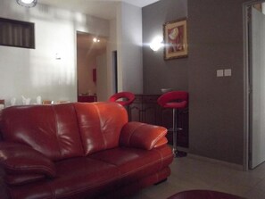 Apartment, 3 Bedrooms, Accessible, Smoking | Living area