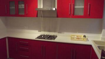 Apartment, 3 Bedrooms, Accessible, Smoking | Interior