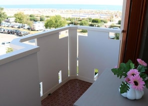 Lejlighed - 1 soveværelse - balkon - udsigt til have | Balkon